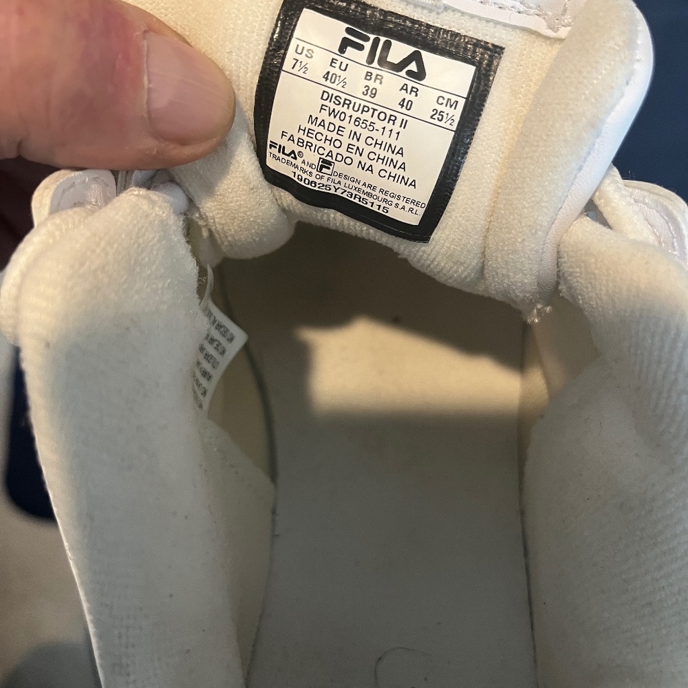 FILA sneaker 7.5 mens - Picture 6 of 7